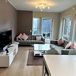 Modern 2 Bedroom In Center 公寓