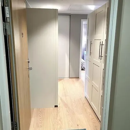 Modern 2 Bedroom In Center 아파트