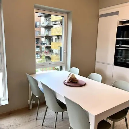 Apartment Modern 2 Bedroom In Center