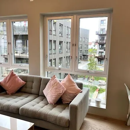 Modern 2 Bedroom In Center Apartmán