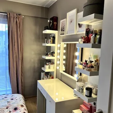 Modern 2 Bedroom In Center 아파트 *
