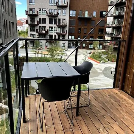 아파트 Modern 2 Bedroom In Center *